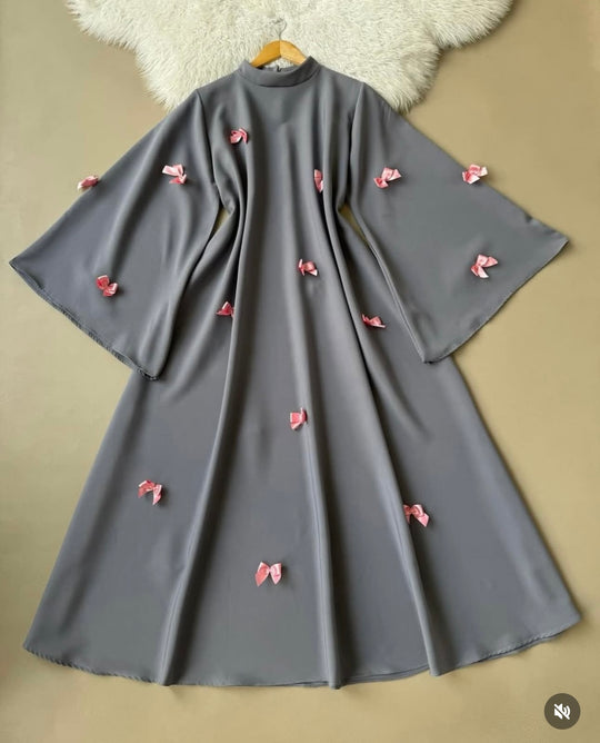 Elegant Bow-Embellished Flowy Abaya