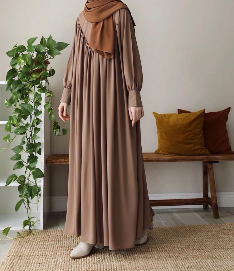 Elegant Pleated Abaya
