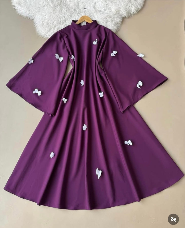 Elegant Bow-Embellished Flowy Abaya