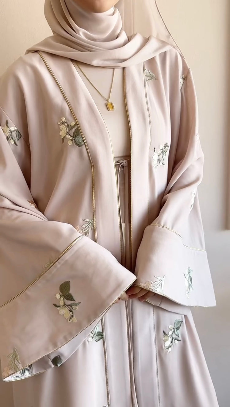 Embroidered Bloom Abaya Set – Inner & Gown