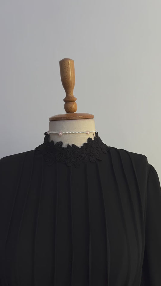 Elegant Contrast Pleated Dress